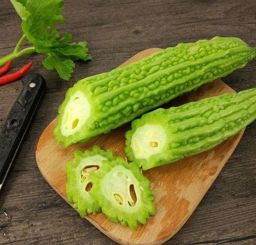 张圣远吃瓜